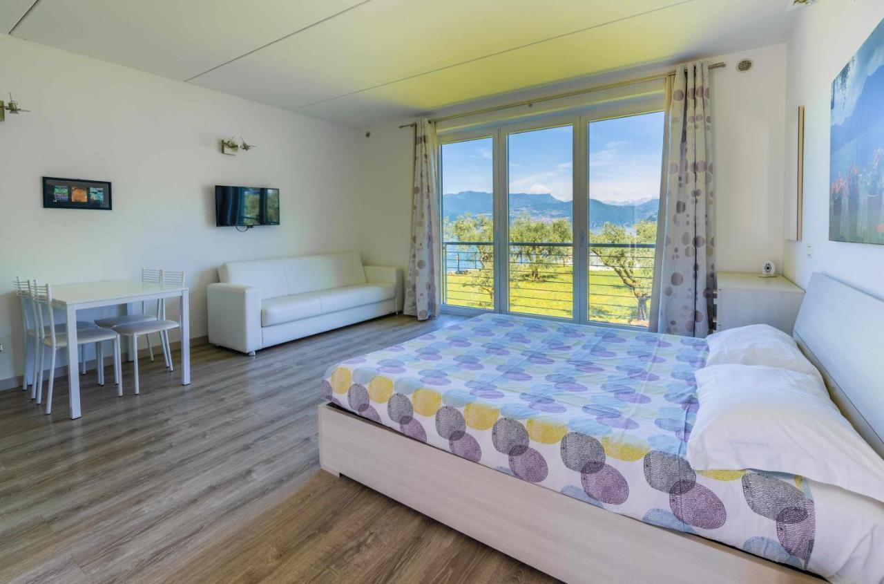 Direttamente Al Lago Apartments Мароне Экстерьер фото