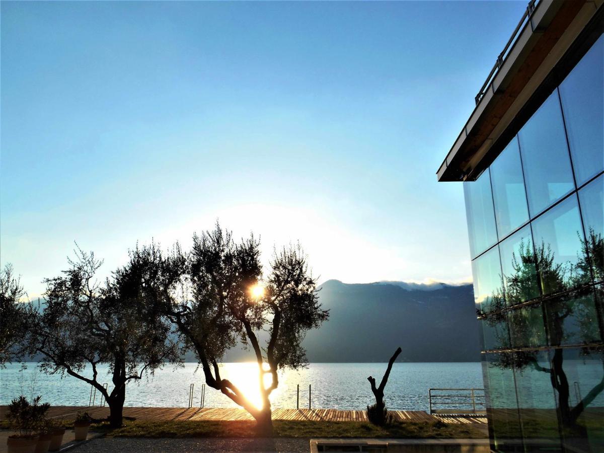 Direttamente Al Lago Apartments Мароне Экстерьер фото