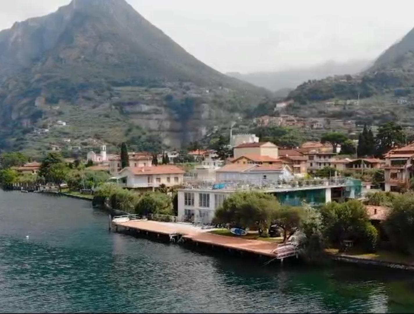 Direttamente Al Lago Apartments Мароне Экстерьер фото