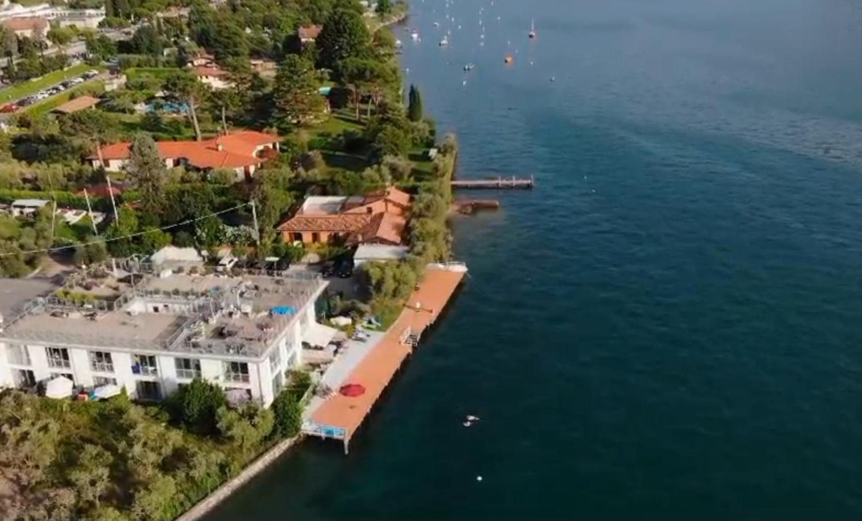 Direttamente Al Lago Apartments Мароне Экстерьер фото